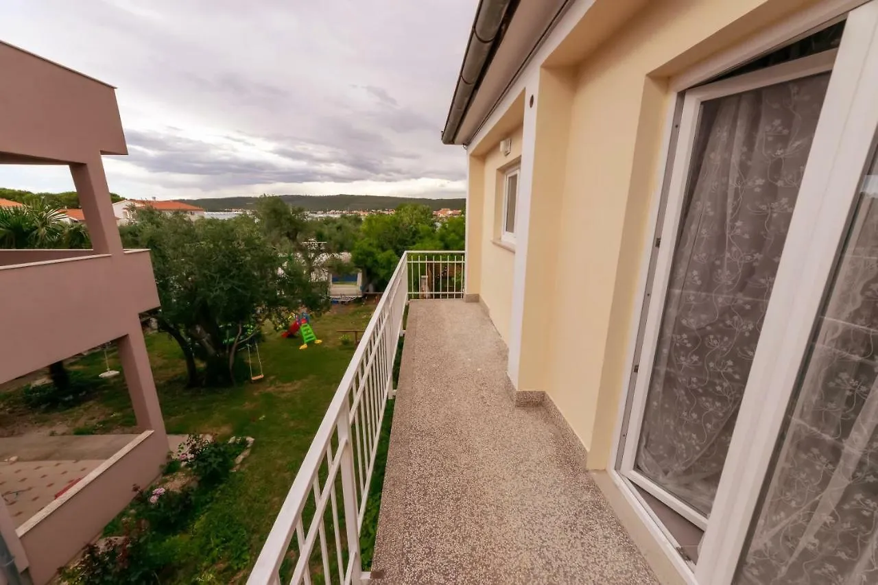 Apartment Ferienwohnung 24 Punta Sukošan